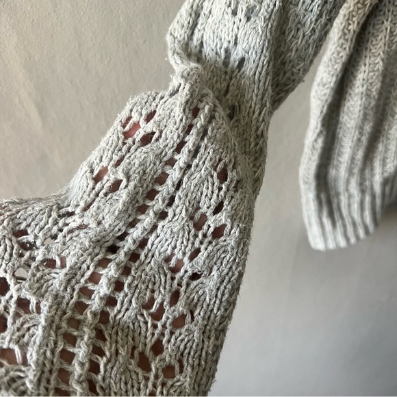 🛍️American Eagle Grey Knit Sweater Size Small - Picture 2 of 5